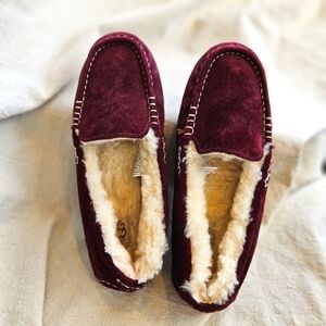 Ugg Ansley Moccasin Slipper Maroon size 8 NWOB